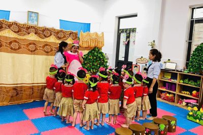 Cùng con khám phá câu chuyện “Vì sao Thỏ cụt đuôi” – Lớp 2 tuổi B